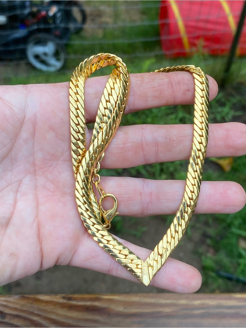 Joan Rivers Gold tone Herringbone Chevron Necklace with Distinctive V drop - Picture 4 of 10